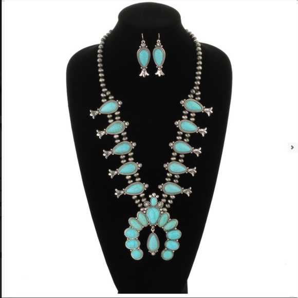 Navajo Pearl Squash Blossom Necklace Set - Picture 2 of 2
